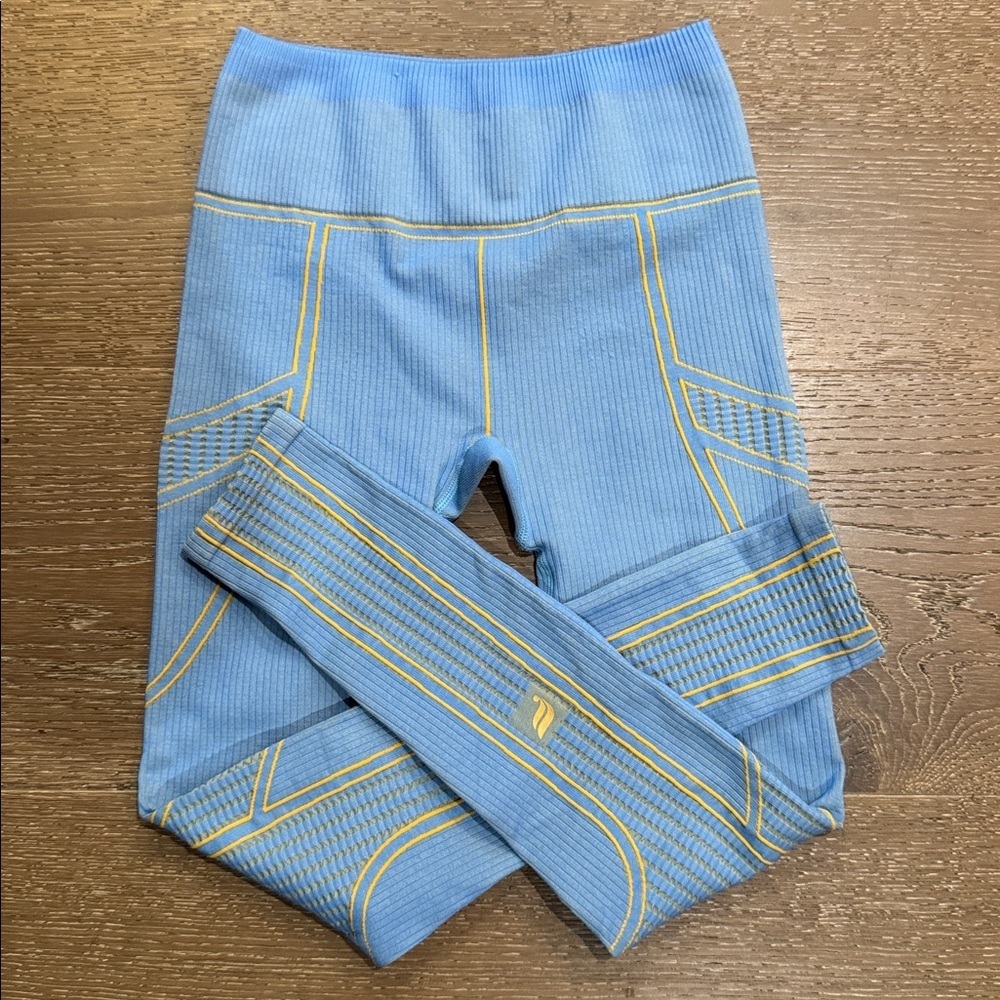 Fabletics Blue & Yellow Seamless Ribbed Workout Set Size S - Picture 6 of 9
